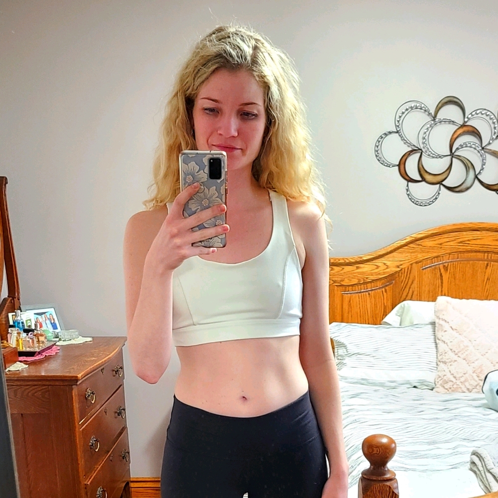 Mono b sports bra